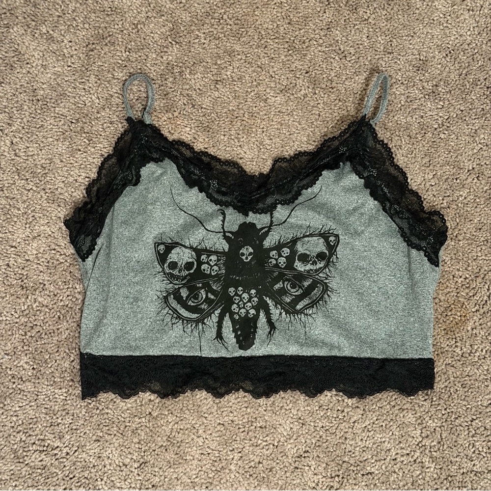 SHEIN Gray and Black Cropped Graphic Cami